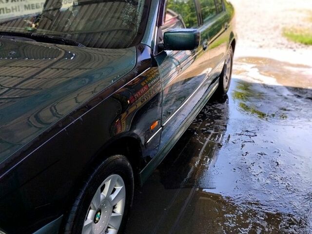 Зеленый БМВ 5 Серия, объемом двигателя 2 л и пробегом 252 тыс. км за 3500 $, фото 1 на Automoto.ua