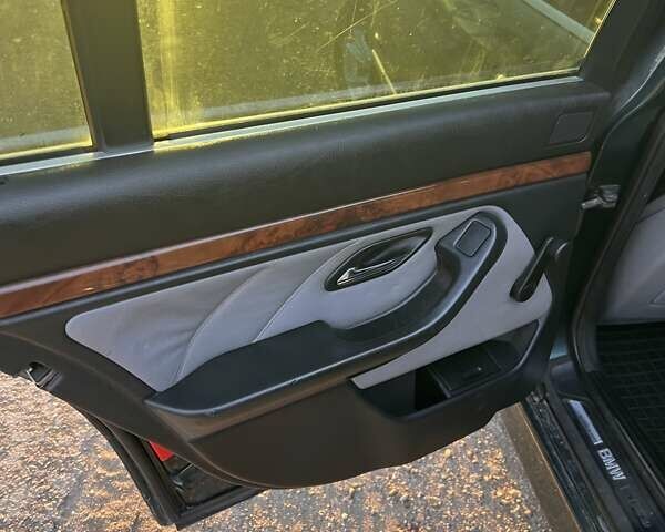 Зеленый БМВ 5 Серия, объемом двигателя 2 л и пробегом 490 тыс. км за 3700 $, фото 13 на Automoto.ua