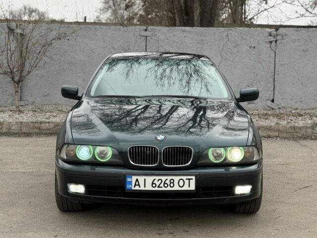 Зеленый БМВ 5 Серия, объемом двигателя 4.4 л и пробегом 300 тыс. км за 6400 $, фото 1 на Automoto.ua