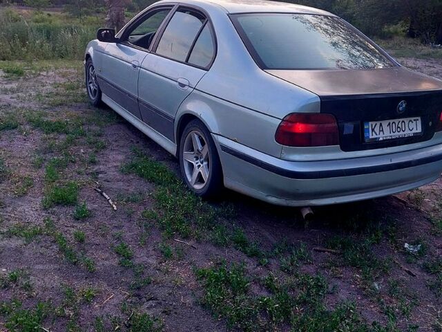 Зеленый БМВ 5 Серия, объемом двигателя 2.5 л и пробегом 226 тыс. км за 2700 $, фото 1 на Automoto.ua