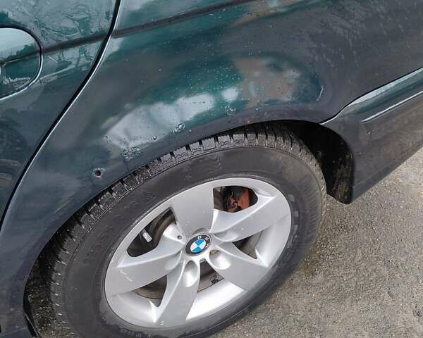 Зеленый БМВ 5 Серия, объемом двигателя 2 л и пробегом 350 тыс. км за 3200 $, фото 1 на Automoto.ua