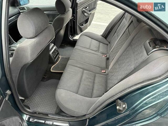 Зеленый БМВ 5 Серия, объемом двигателя 2 л и пробегом 375 тыс. км за 2800 $, фото 25 на Automoto.ua