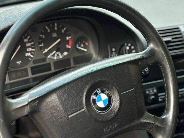 Зелений БМВ 5 Серія, об'ємом двигуна 2 л та пробігом 300 тис. км за 4600 $, фото 9 на Automoto.ua