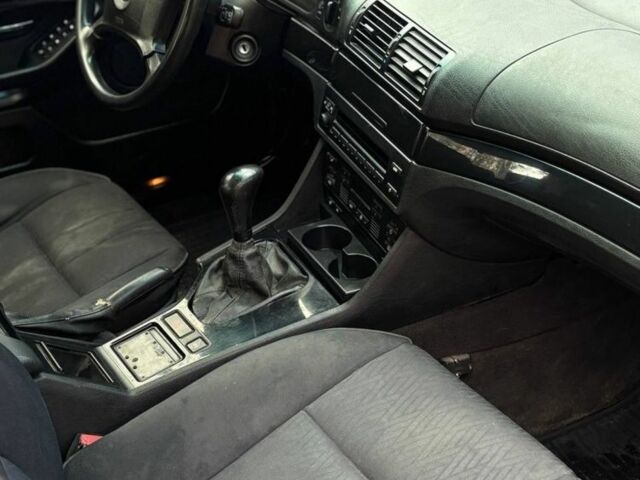 Зелений БМВ 5 Серія, об'ємом двигуна 2 л та пробігом 300 тис. км за 4600 $, фото 11 на Automoto.ua