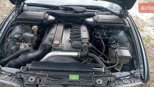 Зеленый БМВ 5 Серия, объемом двигателя 2.5 л и пробегом 350 тыс. км за 3500 $, фото 13 на Automoto.ua