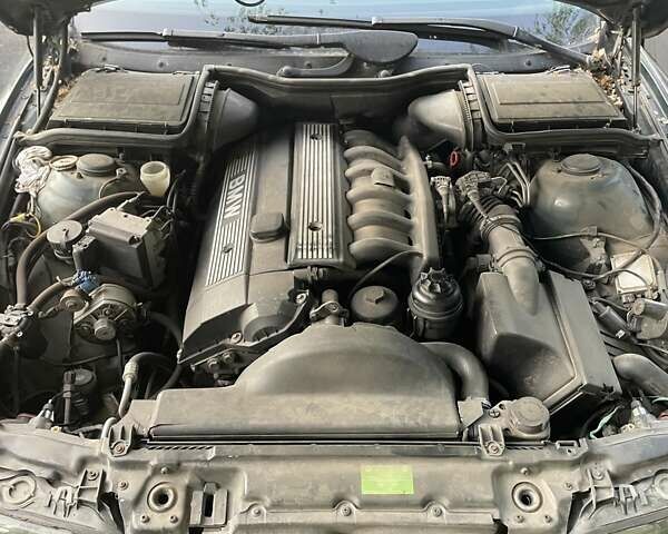 Зеленый БМВ 5 Серия, объемом двигателя 2 л и пробегом 450 тыс. км за 4700 $, фото 10 на Automoto.ua