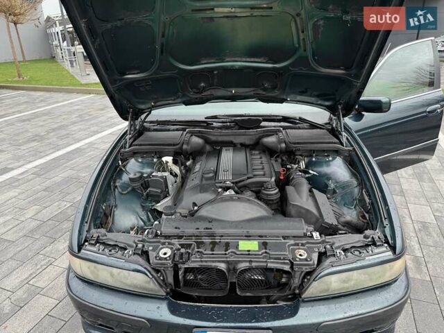 Зеленый БМВ 5 Серия, объемом двигателя 2 л и пробегом 375 тыс. км за 2800 $, фото 37 на Automoto.ua