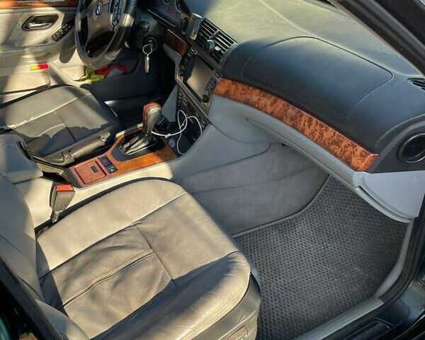 Зеленый БМВ 5 Серия, объемом двигателя 2 л и пробегом 450 тыс. км за 4700 $, фото 7 на Automoto.ua