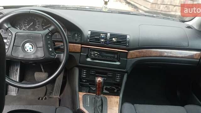 Зеленый БМВ 5 Серия, объемом двигателя 2.5 л и пробегом 350 тыс. км за 3500 $, фото 11 на Automoto.ua