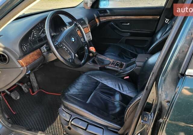 Зелений БМВ 5 Серія, об'ємом двигуна 1.99 л та пробігом 366 тис. км за 3500 $, фото 1 на Automoto.ua