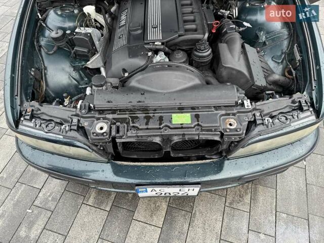 Зеленый БМВ 5 Серия, объемом двигателя 2 л и пробегом 375 тыс. км за 2800 $, фото 41 на Automoto.ua