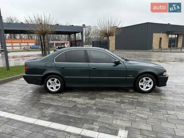 Зеленый БМВ 5 Серия, объемом двигателя 2 л и пробегом 375 тыс. км за 2800 $, фото 1 на Automoto.ua