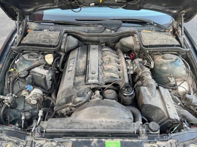 Зеленый БМВ 5 Серия, объемом двигателя 2 л и пробегом 450 тыс. км за 3800 $, фото 6 на Automoto.ua