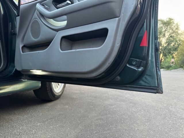 Зеленый БМВ 5 Серия, объемом двигателя 2 л и пробегом 450 тыс. км за 3800 $, фото 12 на Automoto.ua