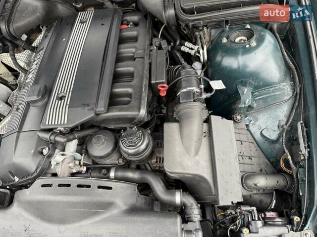 Зеленый БМВ 5 Серия, объемом двигателя 2 л и пробегом 375 тыс. км за 2800 $, фото 40 на Automoto.ua