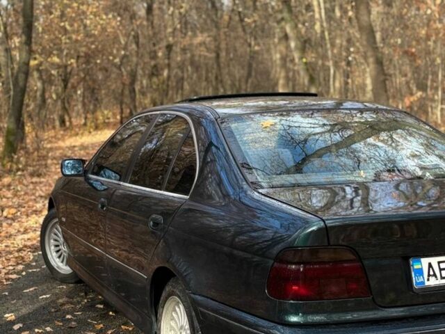 Зелений БМВ 5 Серія, об'ємом двигуна 2 л та пробігом 300 тис. км за 4600 $, фото 4 на Automoto.ua