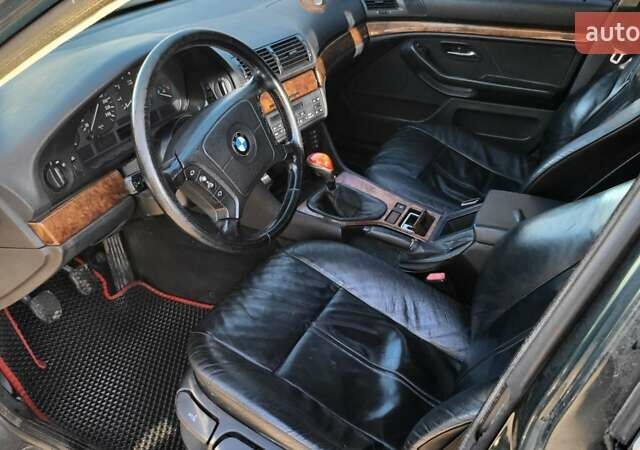 Зелений БМВ 5 Серія, об'ємом двигуна 1.99 л та пробігом 366 тис. км за 3500 $, фото 7 на Automoto.ua