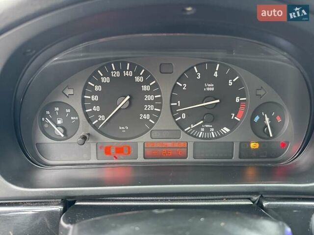 Зеленый БМВ 5 Серия, объемом двигателя 2 л и пробегом 375 тыс. км за 2800 $, фото 44 на Automoto.ua