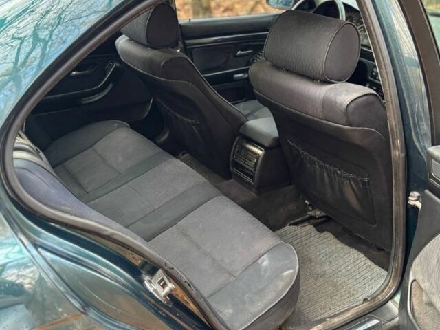 Зелений БМВ 5 Серія, об'ємом двигуна 2 л та пробігом 300 тис. км за 4600 $, фото 12 на Automoto.ua