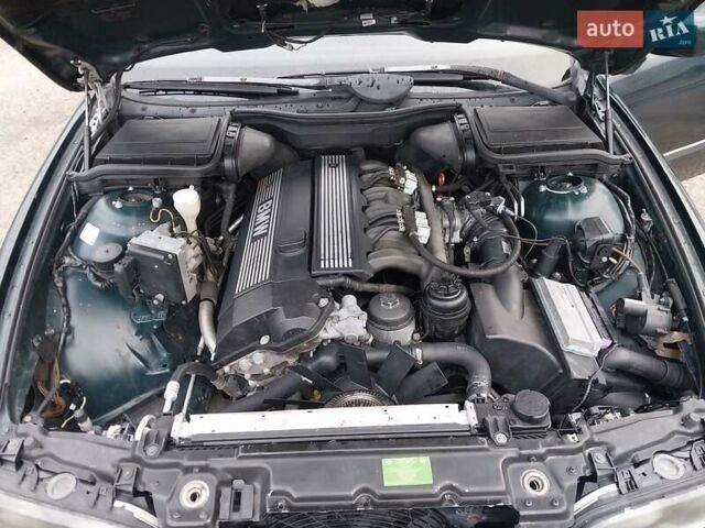 Зелений БМВ 5 Серія, об'ємом двигуна 1.99 л та пробігом 247 тис. км за 3600 $, фото 25 на Automoto.ua