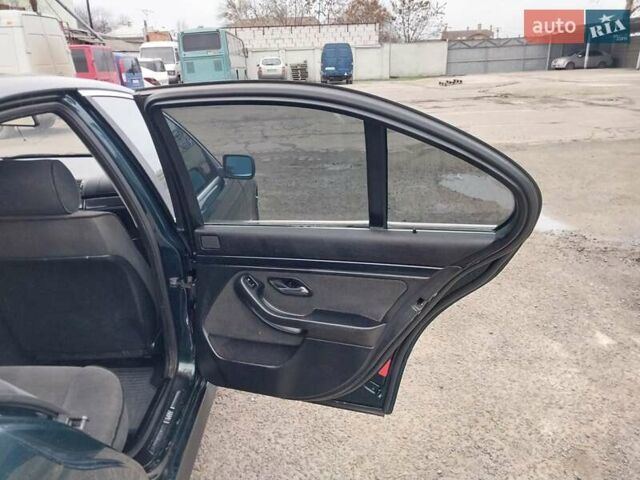 Зелений БМВ 5 Серія, об'ємом двигуна 1.99 л та пробігом 247 тис. км за 3600 $, фото 19 на Automoto.ua