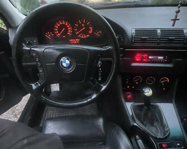 Зелений БМВ 5 Серія, об'ємом двигуна 2 л та пробігом 343 тис. км за 4350 $, фото 9 на Automoto.ua