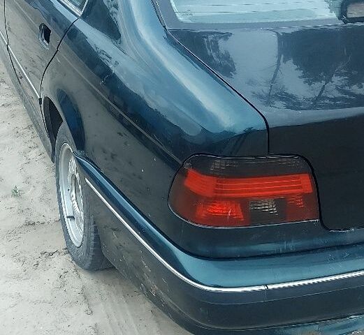 Зеленый БМВ 5 Серия, объемом двигателя 0 л и пробегом 280 тыс. км за 1500 $, фото 1 на Automoto.ua