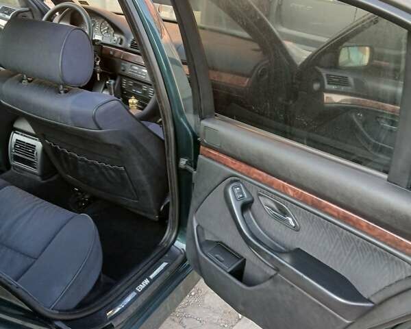 Зеленый БМВ 5 Серия, объемом двигателя 2 л и пробегом 340 тыс. км за 3900 $, фото 12 на Automoto.ua