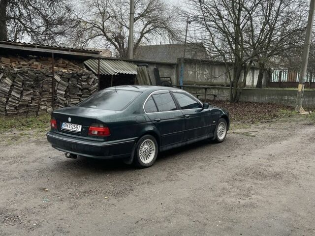 Зеленый БМВ 5 Серия, объемом двигателя 2 л и пробегом 370 тыс. км за 2500 $, фото 1 на Automoto.ua