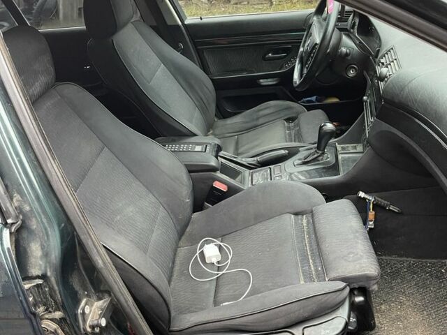 Зеленый БМВ 5 Серия, объемом двигателя 2 л и пробегом 370 тыс. км за 2500 $, фото 8 на Automoto.ua