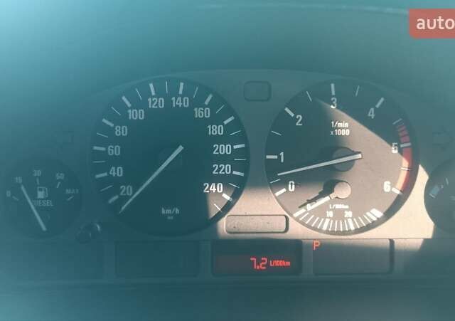 Зеленый БМВ 5 Серия, объемом двигателя 3 л и пробегом 300 тыс. км за 5300 $, фото 9 на Automoto.ua