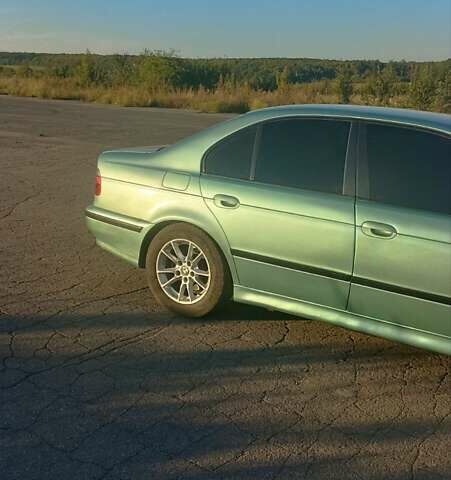 Зеленый БМВ 5 Серия, объемом двигателя 3 л и пробегом 300 тыс. км за 5300 $, фото 2 на Automoto.ua