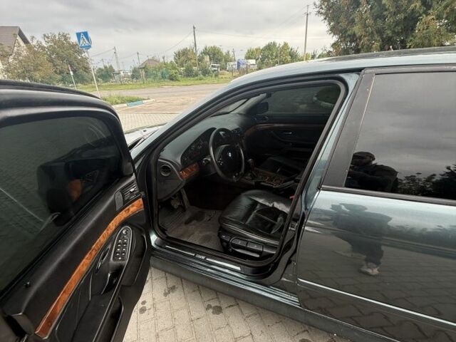 Зелений БМВ 5 Серія, об'ємом двигуна 3 л та пробігом 448 тис. км за 4499 $, фото 6 на Automoto.ua