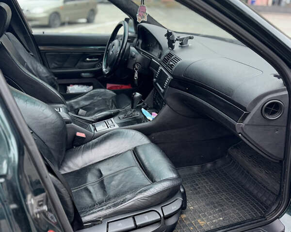 Зеленый БМВ 5 Серия, объемом двигателя 3 л и пробегом 450 тыс. км за 6200 $, фото 5 на Automoto.ua