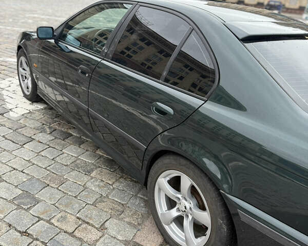 Зеленый БМВ 5 Серия, объемом двигателя 3 л и пробегом 450 тыс. км за 6200 $, фото 3 на Automoto.ua