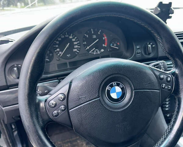 Зеленый БМВ 5 Серия, объемом двигателя 3 л и пробегом 450 тыс. км за 6200 $, фото 9 на Automoto.ua