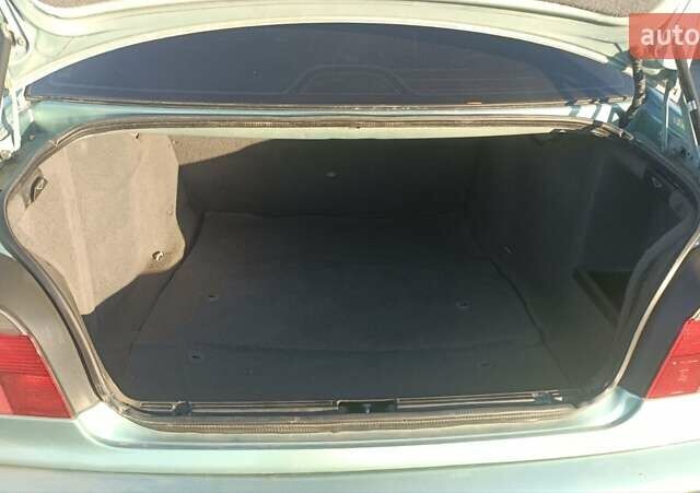 Зеленый БМВ 5 Серия, объемом двигателя 3 л и пробегом 300 тыс. км за 5300 $, фото 5 на Automoto.ua