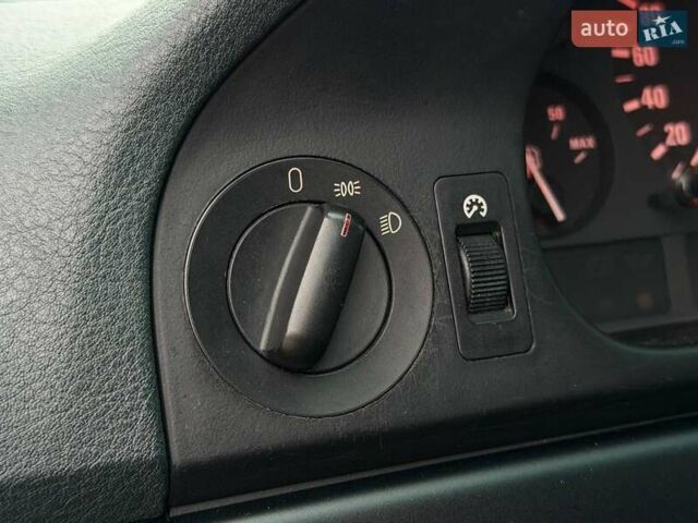 Зеленый БМВ 5 Серия, объемом двигателя 2.2 л и пробегом 247 тыс. км за 8800 $, фото 14 на Automoto.ua