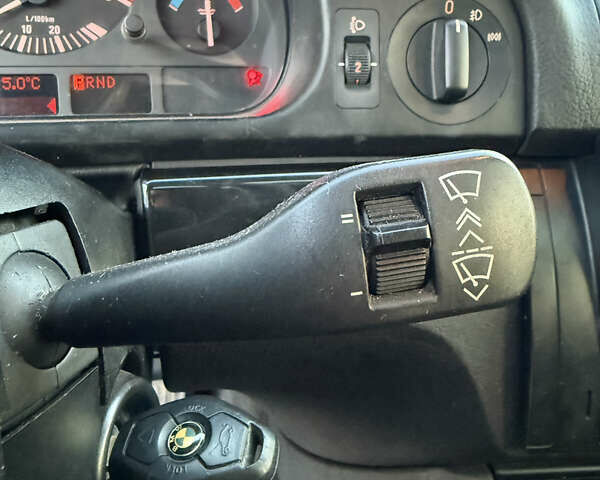 Зелений БМВ 5 Серія, об'ємом двигуна 3 л та пробігом 353 тис. км за 5600 $, фото 21 на Automoto.ua