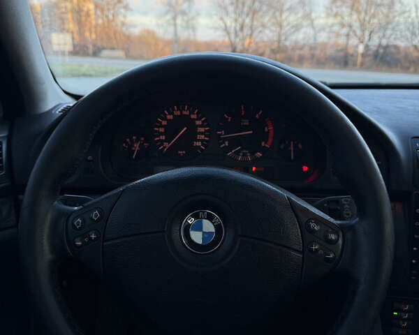 Зелений БМВ 5 Серія, об'ємом двигуна 3 л та пробігом 353 тис. км за 5600 $, фото 19 на Automoto.ua