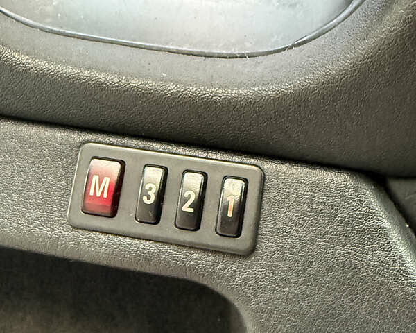 Зелений БМВ 5 Серія, об'ємом двигуна 3 л та пробігом 353 тис. км за 5600 $, фото 9 на Automoto.ua