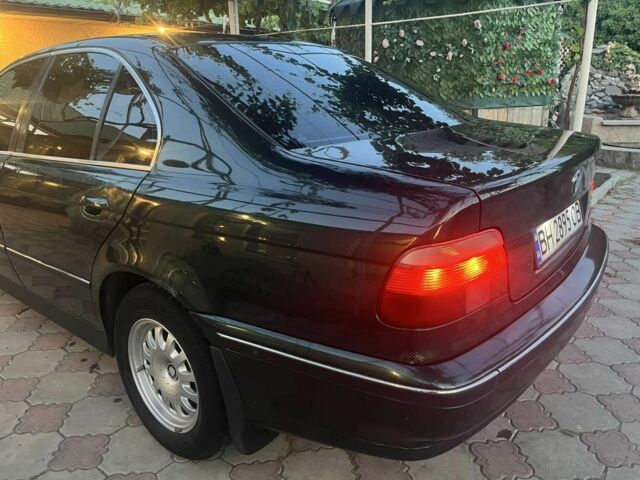 Зеленый БМВ 5 Серия, объемом двигателя 2 л и пробегом 300 тыс. км за 3000 $, фото 2 на Automoto.ua