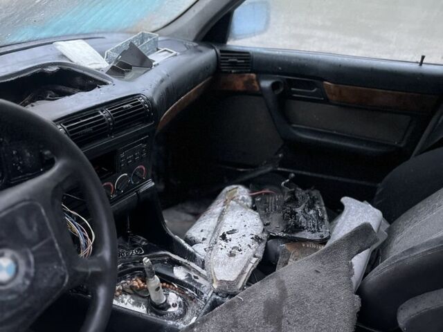 Зеленый БМВ 5 Серия, объемом двигателя 2 л и пробегом 400 тыс. км за 1950 $, фото 11 на Automoto.ua