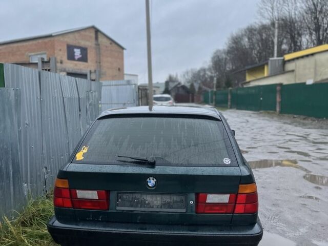 Зеленый БМВ 5 Серия, объемом двигателя 2 л и пробегом 400 тыс. км за 1950 $, фото 1 на Automoto.ua