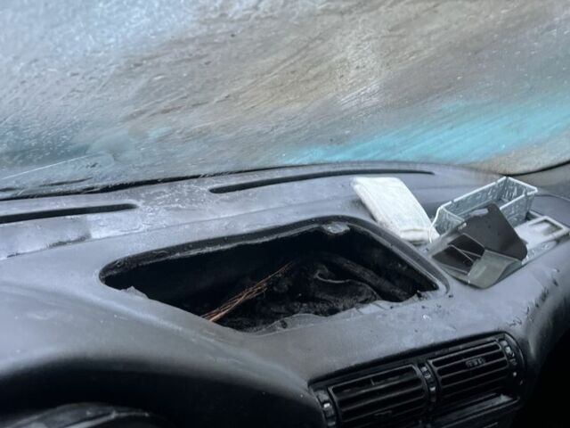 Зеленый БМВ 5 Серия, объемом двигателя 2 л и пробегом 400 тыс. км за 1950 $, фото 10 на Automoto.ua