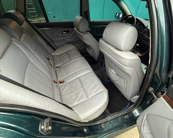 Зеленый БМВ 5 Серия, объемом двигателя 2.93 л и пробегом 403 тыс. км за 4700 $, фото 12 на Automoto.ua