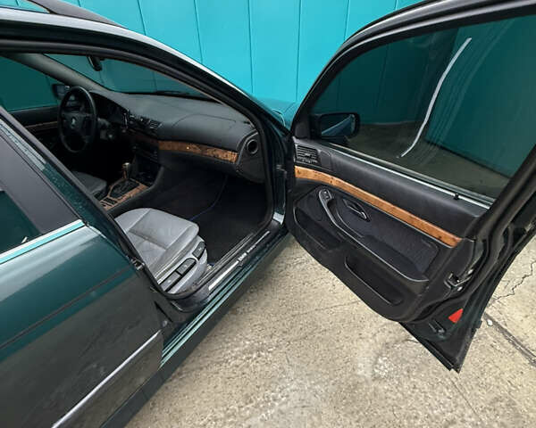 Зеленый БМВ 5 Серия, объемом двигателя 2.93 л и пробегом 403 тыс. км за 4700 $, фото 14 на Automoto.ua