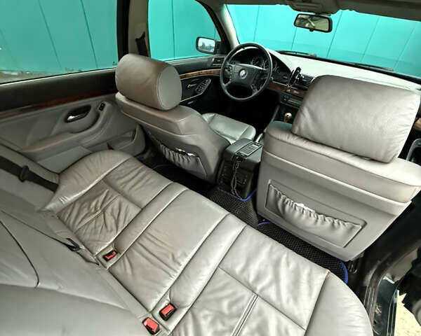 Зеленый БМВ 5 Серия, объемом двигателя 2.93 л и пробегом 403 тыс. км за 4700 $, фото 9 на Automoto.ua