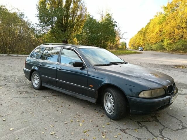 Зеленый БМВ 5 Серия, объемом двигателя 2.5 л и пробегом 290 тыс. км за 1700 $, фото 1 на Automoto.ua