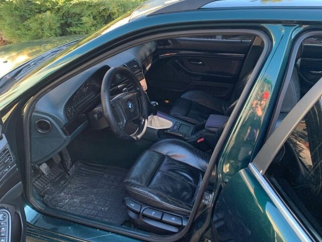 Зелений БМВ 5 Серія, об'ємом двигуна 2.9 л та пробігом 42 тис. км за 3850 $, фото 2 на Automoto.ua